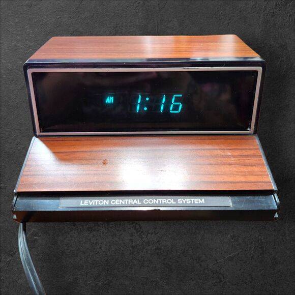 Vintage Leviton Central Control System 6221 Clock Programmer 1980s Woodgrain - Picture 2 of 10